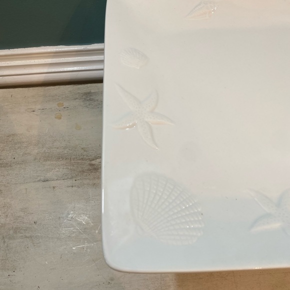 Pottery barn, seashore, large rectangular platter, white with embossed starfish - Picture 2 of 6